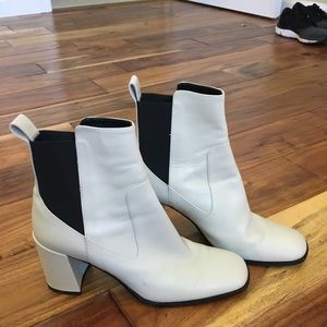 via spiga delaney block heel bootie